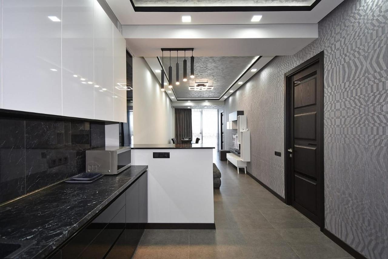 Luxuary 2Bedroom 2 Bathroom Apartment With Jacuzzi Yerevan Exterior photo